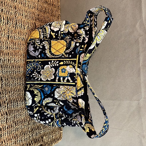 Vera Bradley - Ellie Blue Purse *RETIRED* Excellent Condition - Elephant Pattern - Picture 2 of 9
